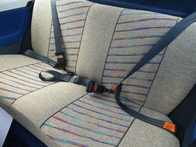 735939-13 Volkswagen Polo Coupé -1990