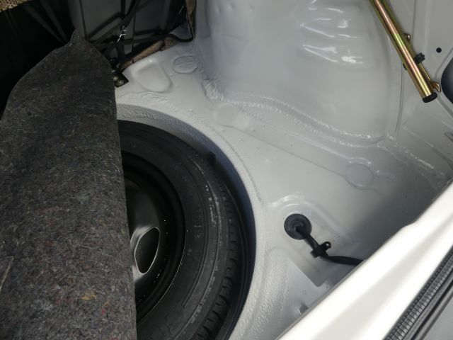 735939-15 Volkswagen Polo Coupé -1990