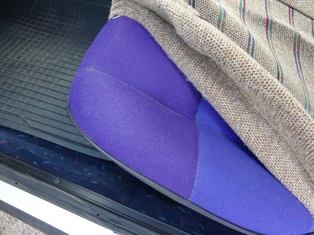 735939-17 Volkswagen Polo Coupé -1990