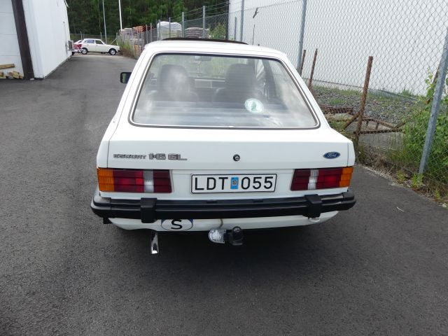 735943-4 Ford Escort 1.6 GL -1983