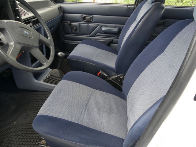 735943-13 Ford Escort 1.6 GL -1983