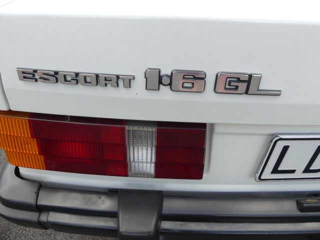 735943-20 Ford Escort 1.6 GL -1983
