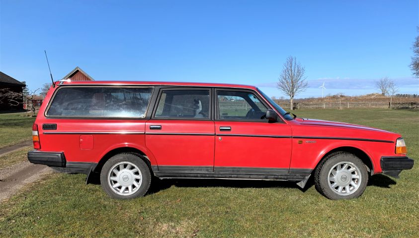 773201-2 Volvo 245-887 GL -1988
