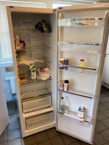 798558-4 Refrigerator Elvita