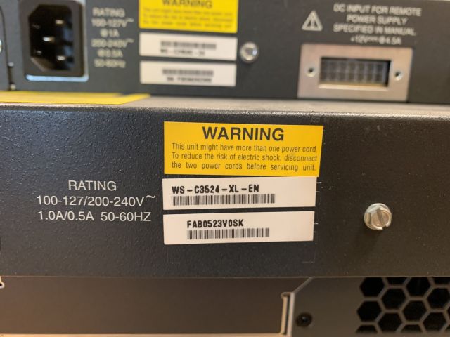 798584-11 Network switches 5pcs Cisco, Netgear