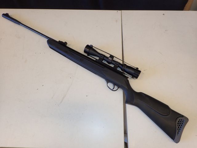 753184-1 Air rifle 5.5. Hatsan 125 Quattro Trigger with binocular sight.
