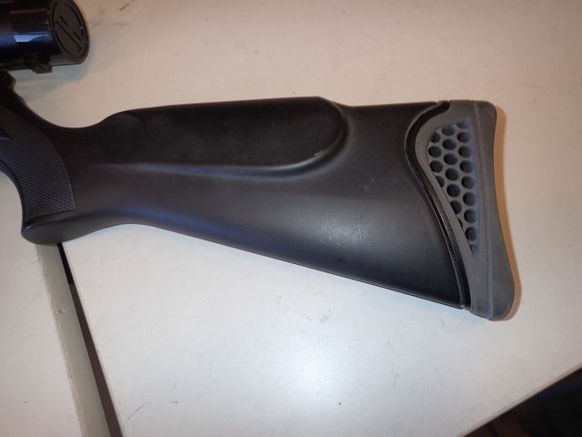 753184-3 Air rifle 5.5. Hatsan 125 Quattro Trigger with binocular sight.