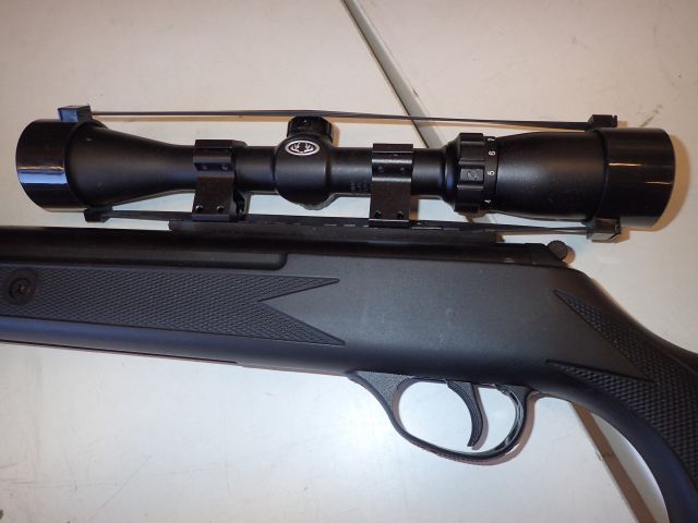 753184-5 Air rifle 5.5. Hatsan 125 Quattro Trigger with binocular sight.