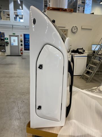 778860-4 Truckman S-Series Solid Double Doors Pure White Hilux MK8