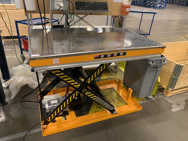 768470-1 Electric lifting table Silverstone 500kg -2020