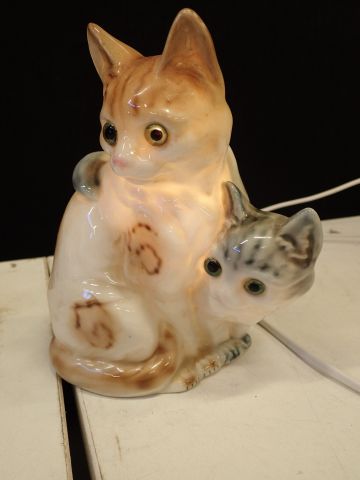 753192-5 Porcelain Figures & Animal Lamps