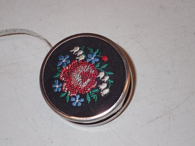 753192-18 Porcelain Figures & Animal Lamps