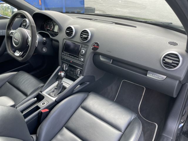 802205-8 Audi RS3 -12