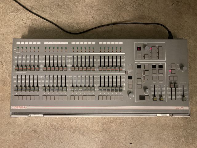 802265-1 Zero88 Lightmaster XLS Light Control Table