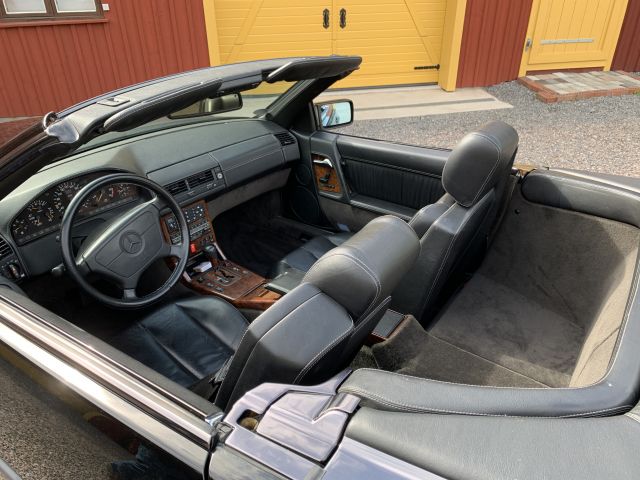 806334-18 Mercedes-Benz SL600 V12 Cabriolet -92