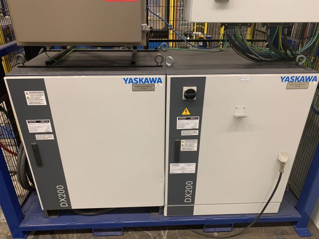 798614-6 Industrial robot and turntable Yaskawa -2018 with spot welding Obara