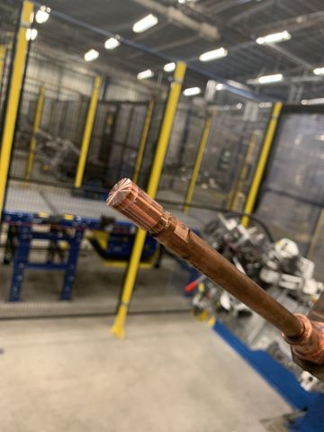 798614-22 Industrial robot and turntable Yaskawa -2018 with spot welding Obara