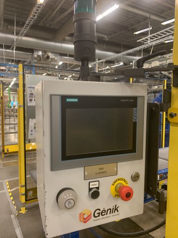 798616-4 Industrial robot and turntable Yaskawa -2018 with spot welding Obara