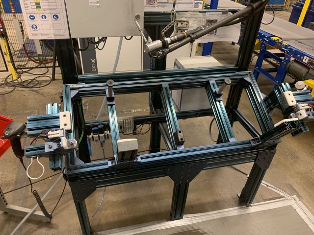 798621-2 Assembly bench with Atlas Copco torque wrench