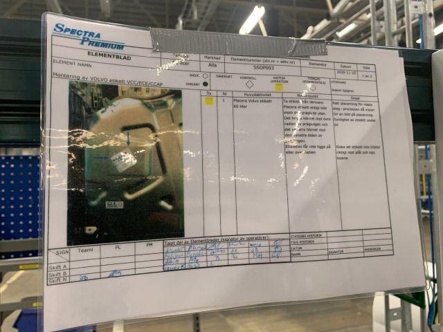 798639-5 Mounting station with Atlas Copco torque tractor