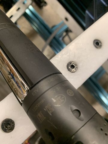 798639-7 Mounting station with Atlas Copco torque tractor