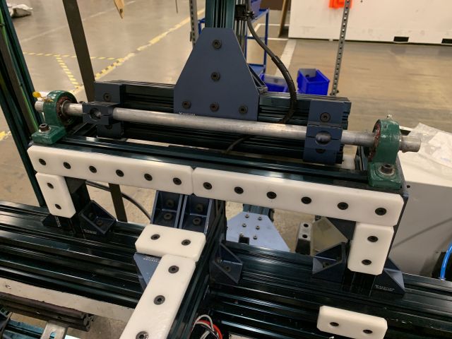 798639-10 Mounting station with Atlas Copco torque tractor