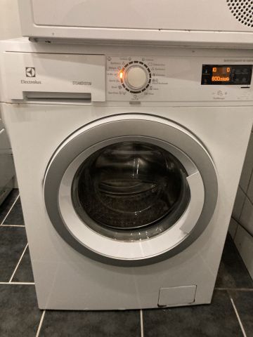 807034-6 Washing machine Electrolux and dryer Bosch