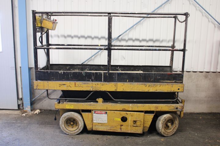 763838-1 Electric scissor lift Grove SM2129E / 49S 195cm lift