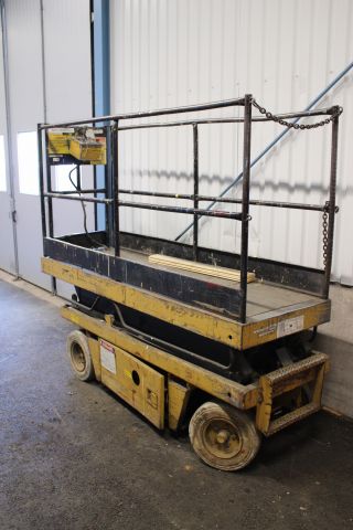 763838-2 Electric scissor lift Grove SM2129E / 49S 195cm lift