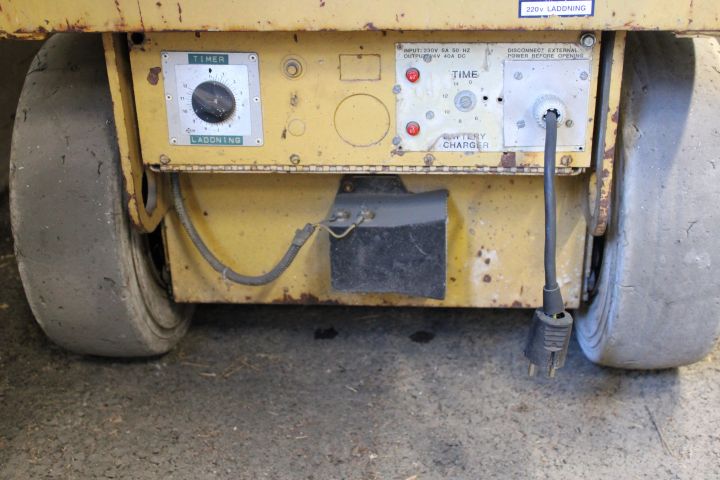 763838-11 Electric scissor lift Grove SM2129E / 49S 195cm lift