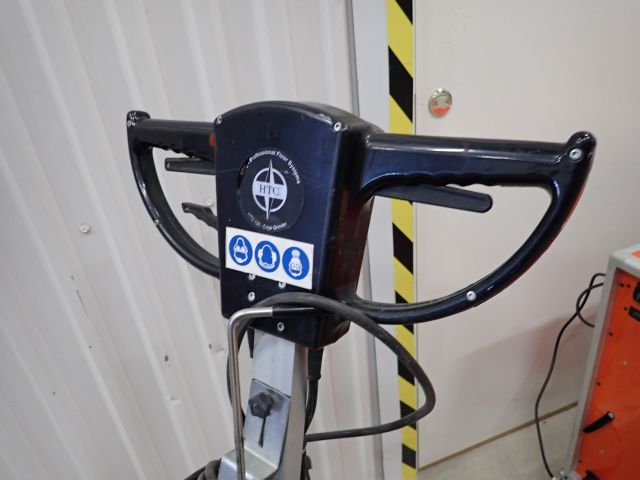 755674-8 Kantslip HTC 130