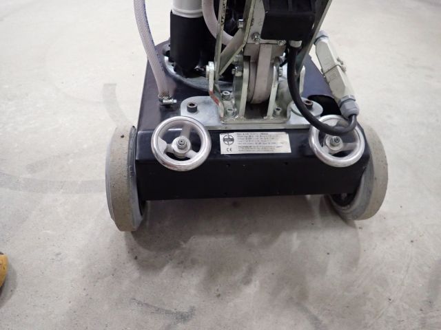 755674-12 Kantslip HTC 130