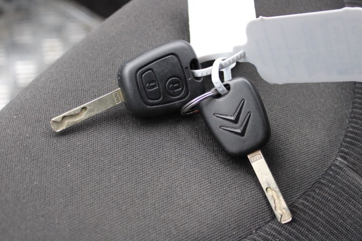 807042-43 Citroen C1 1.0I SX -2007 (67 hp 266730km)