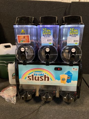 777277-2 Slush machine 3x10 liters. Use only for 6 months