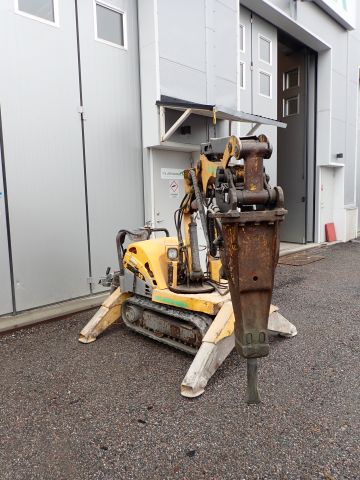 755785-4 Demolition robot Brokk 90