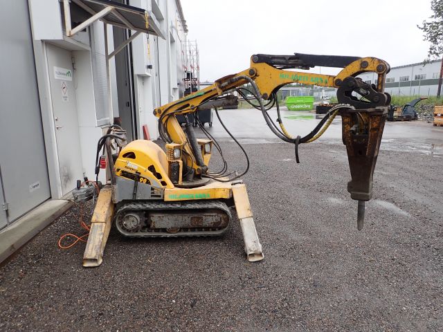 755785-5 Demolition robot Brokk 90