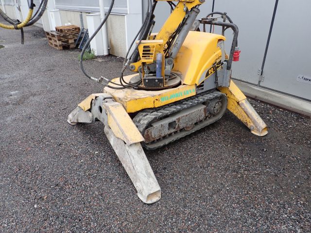 755785-8 Demolition robot Brokk 90