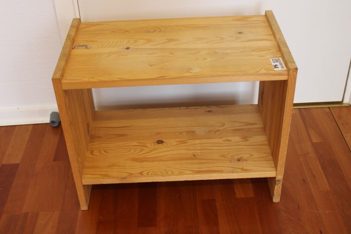 794188-1 Mindre hylla/bänk i furu