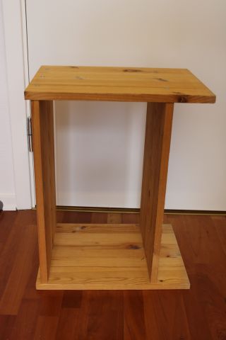794188-3 Mindre hylla/bänk i furu