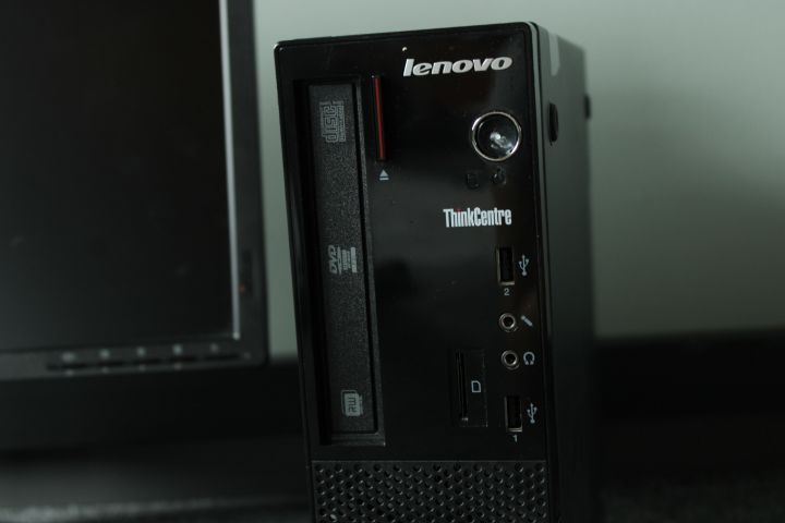 794208-2 Lenovo Thinkcentre, Lenovo computer monitor and keyboard