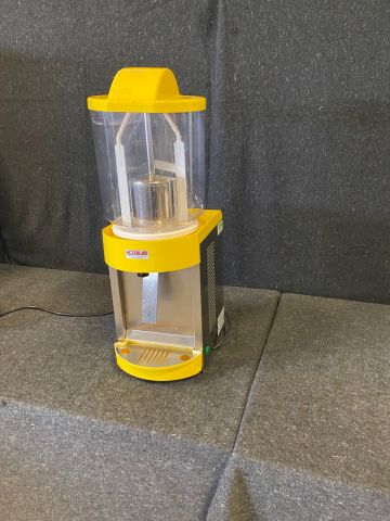 810524-1 Juice / drink vending machine with stirrer