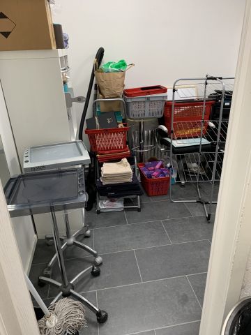 758656-17 Komplett frisörssalong säljs som verksamhet