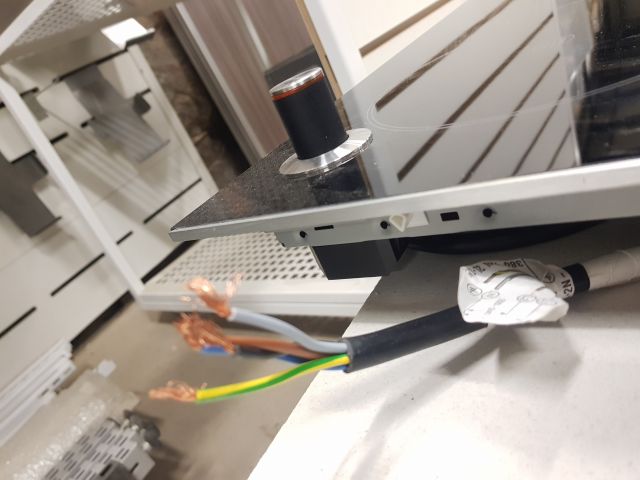 810585-2 Siemens induction hob. Model: eh 675 me 31 e / 120