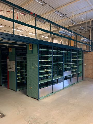 805512-3 Entresolplan med tillhörande lagerhyllsystem