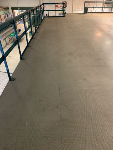 805512-31 Entresolplan med tillhörande lagerhyllsystem