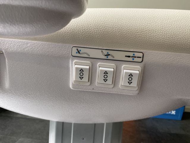 745714-5 Treatment room - treatment chair, cabinets, saddle chairs etc.