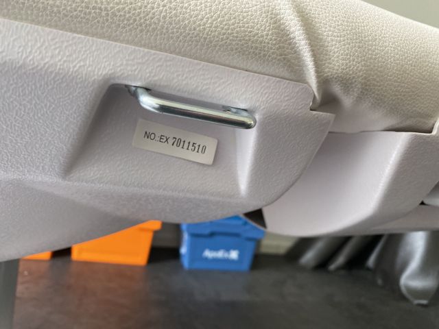 745714-6 Treatment room - treatment chair, cabinets, saddle chairs etc.