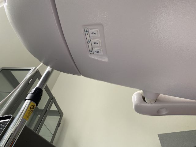 745714-7 Treatment room - treatment chair, cabinets, saddle chairs etc.