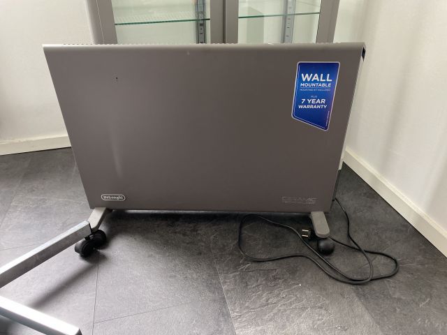 745714-15 Treatment room - treatment chair, cabinets, saddle chairs etc.