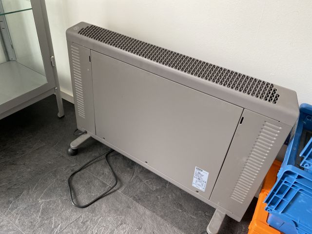 745714-16 Treatment room - treatment chair, cabinets, saddle chairs etc.